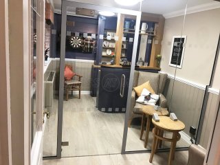 Oakley Hall Hotel & Forest Care (Basingstoke, Hampshire): Glass Partition Wall and Door For Hotel Bar