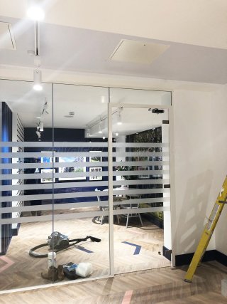 Navigation Property Marketing Suite Services (Bromley By Bow, London): 30 Minutes [30/00] Fire Rated Glazed Partition Wall For Office