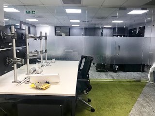 Linear Investments Ltd (Westminster, London): Frameless Glass Partitioning Office Fitout