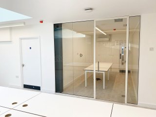 Purple Shopfitters (Chelsea, London): Multiple Internal Glazed Walls Using Acoustic Laminated Glass