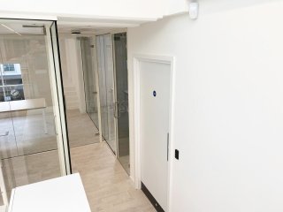 Purple Shopfitters (Chelsea, London): Multiple Internal Glazed Walls Using Acoustic Laminated Glass