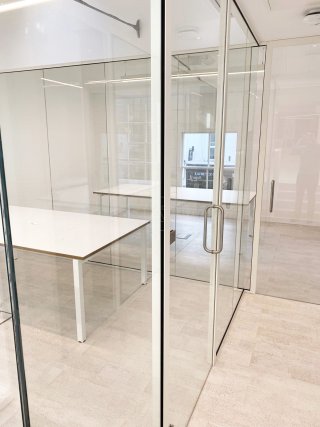 Purple Shopfitters (Chelsea, London): Multiple Internal Glazed Walls Using Acoustic Laminated Glass