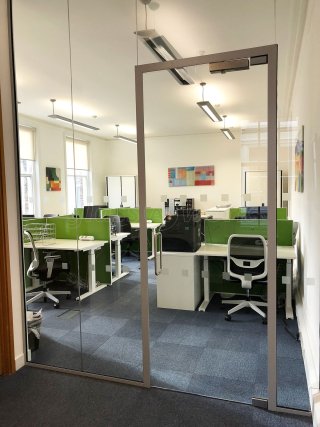 Strand Ltd (Westminster, London): Acoustic Glass Wall (With Soundproofing)