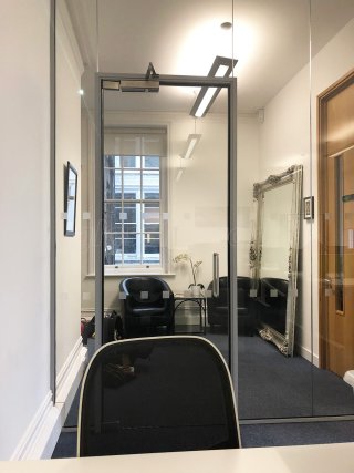 Strand Ltd (Westminster, London): Acoustic Glass Wall (With Soundproofing)