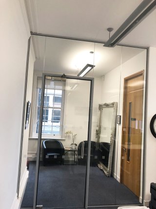 Strand Ltd (Westminster, London): Acoustic Glass Wall (With Soundproofing)
