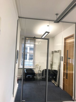 Strand Ltd (Westminster, London): Acoustic Glass Wall (With Soundproofing)