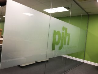 PJH (Cannock, Staffordshire): Glass Separating Partition