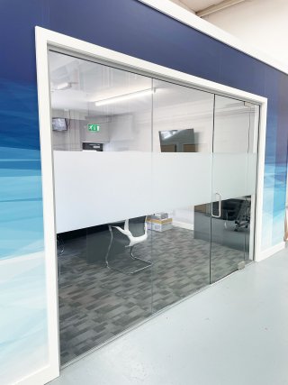 Transfer Brand Solutions (Leeds, West Yorkshire): Toughened Glass Office Screen Room Divider With Door