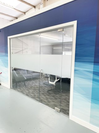 Transfer Brand Solutions (Leeds, West Yorkshire): Toughened Glass Office Screen Room Divider With Door