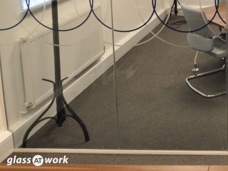 Vilicom (Reading, Berkshire): Glass Office Partition