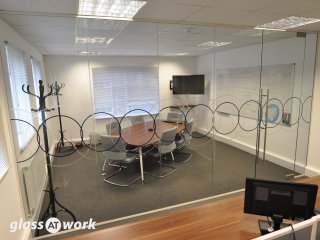 Vilicom (Reading, Berkshire): Glass Office Partition
