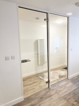 Residential Project (Wokingham, Berkshire): House Toughened Safety Glass Screen