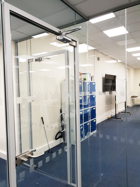 5G Communications Ltd (High Wycombe, Buckinghamshire): Toughened Glass Partition Office Fitout