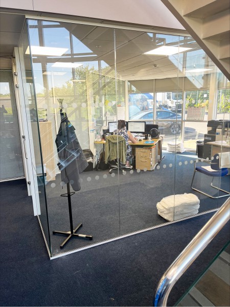 Abbey Glen Ltd (Sheffield, South Yorkshire): Frameless Glass Corner Office