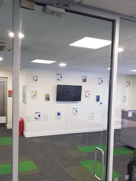 Emerald Group Publishing Ltd (Bingley, West Yorkshire): Frameless Toughened Glass Wall