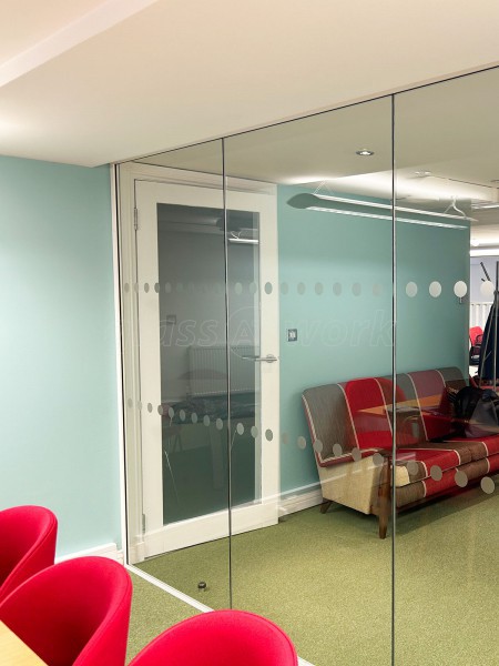 Cashel Travel (Edinburgh, Scotland): Acoustic Glass Office Screen and Door