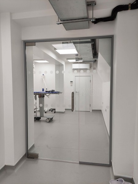 DAA Vet Care (Maida Vale, London): Glass Partitions For Vet Practice Treatment Rooms