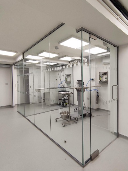 DAA Vet Care (Maida Vale, London): Glass Partitions For Vet Practice Treatment Rooms