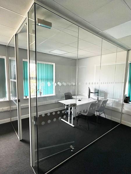 Echo Web Solutions (Peterborough, Cambridgeshire): Toughened Glass Office