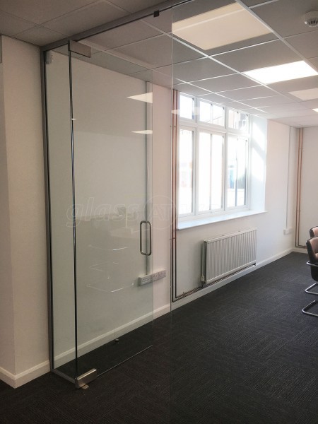 Edward Hands and Lewis Ltd (Leicester, Leicestershire): Inline Glass Wall With Frameless Door