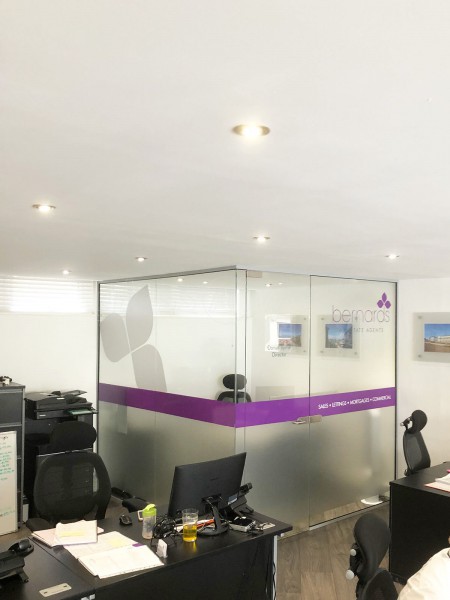 Bernards Estate Agents Ltd (Southsea, Hampshire): Frameless Glazed Corner Office