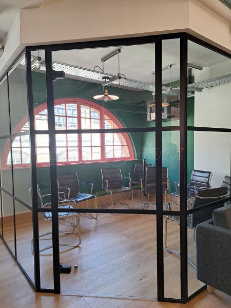 Eurowin Limited (Shoreditch, London): T-Bar Industrial-Style Glass Corner Room