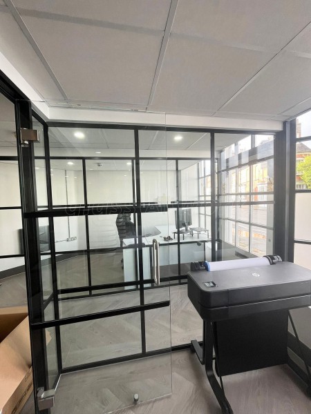 Fortis Vision (Woburn, Bedfordshire): T-Bar Banded Office Partitions