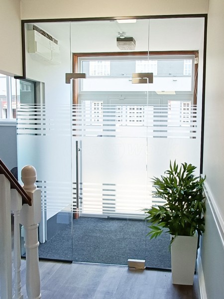 Hetts Solicitors (Scunthorpe, North Lincolnshire): Frameless Glass Vestibule