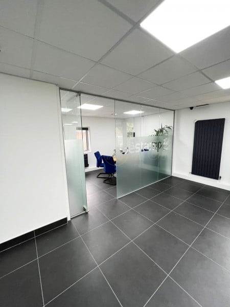 Interactive Projects & Design (Newton Aycliffe, County Durham): Frameless Glass Office Partition