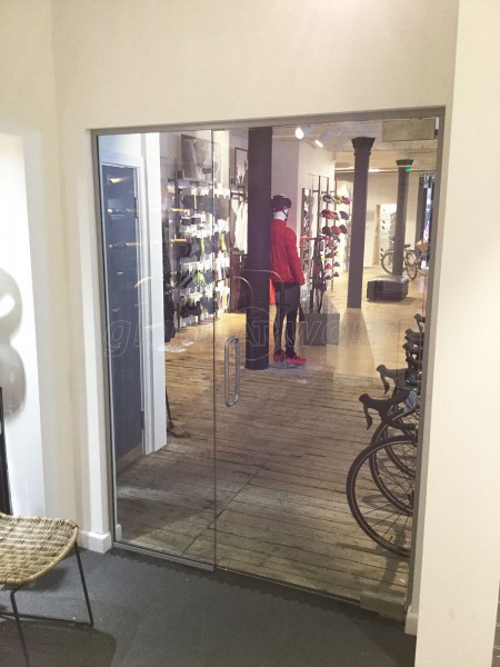 HDI Ltd (Northern Quarter, Manchester): Small Glass Screen in a Retail Outlet