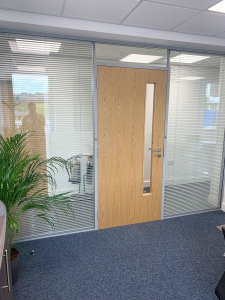 Parsons Contracting (Chesterfield, Derbyshire): Double Glazed Glass Office Partitions With Blinds