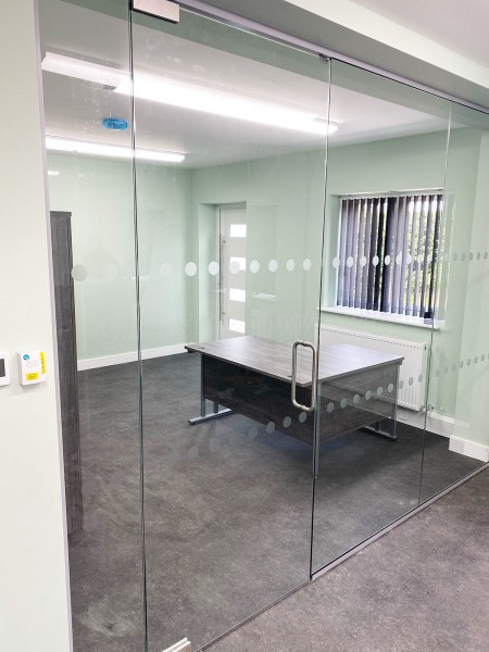 Penguin Developments (Stafford, Staffordshire): Toughened Glass Walls And Doors