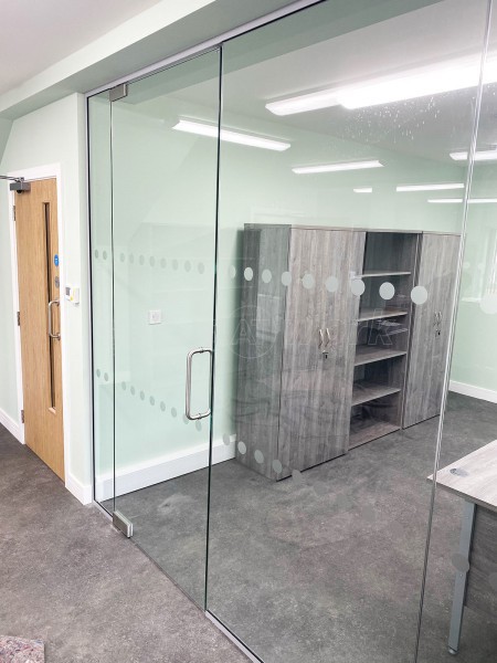 Penguin Developments (Stafford, Staffordshire): Toughened Glass Walls And Doors