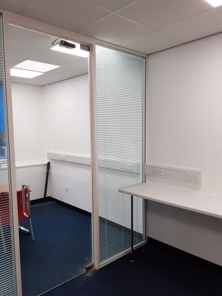 Royal Free London NHS Foundation Trust (Hampstead, London): Glass Meeting Room With Integral Blinds