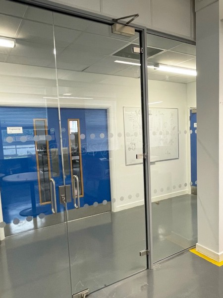 South Bank Engineering UTC (Brixton, London): Acoustic Glass Office and Teaching Space
