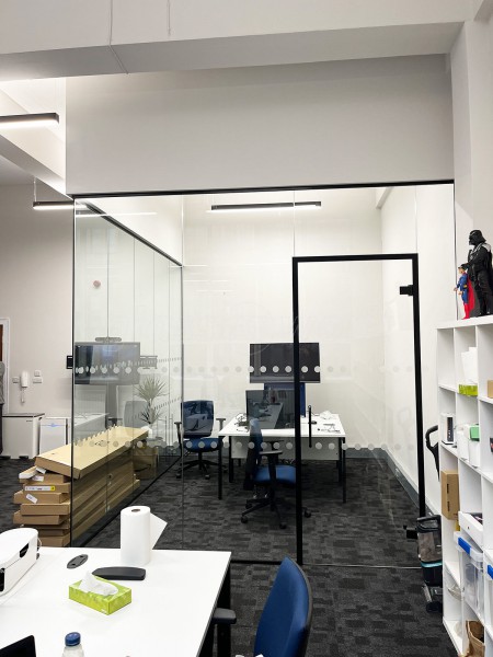 South Of England Investments (Liverpool, Merseyside): Frameless Glass Corner Office