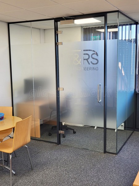 T&RS Engineering (Doncaster, South Yorkshire): Glass Partition Corner Meeting Room