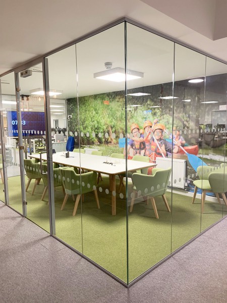 Vanstone Building & Consultancy (Ross-on-Wye, Herefordshire): Glass Meeting Room Using Acoustic Laminated Glazing