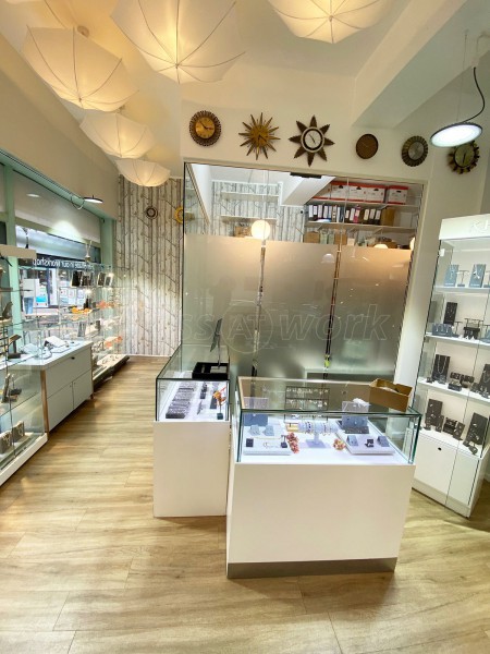 Wilde Jewellery (Hitchin, Hertfordshire): Retail Shop Glass Room