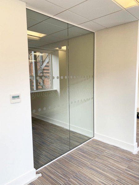 Acorn Commercial Interiors (Southfields, Leicester): Multiple Office Fronts Using Frameless Toughened Glass Partitions