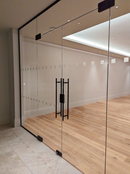 Domestic Project (Hertford, Hertfordshire): Basement Glass Corner Room With Double Doors