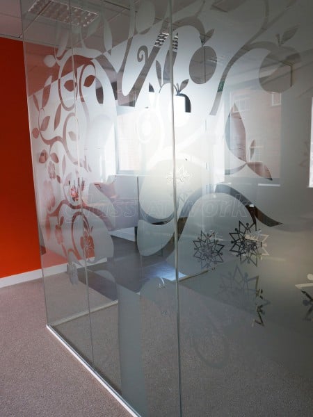 Gloo Communications (Reading, Berkshire): Glass Corner Office