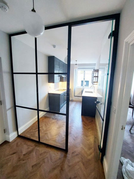 Domestic Project (Brighton, East Sussex): Small Glass Partition Using Our T-Bar System