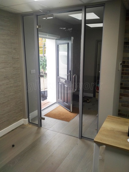 Herts Landscapes Ltd (Welwyn Garden City, Hertfordshire): Acoustic Glass Office Screen Pod With Framed Door