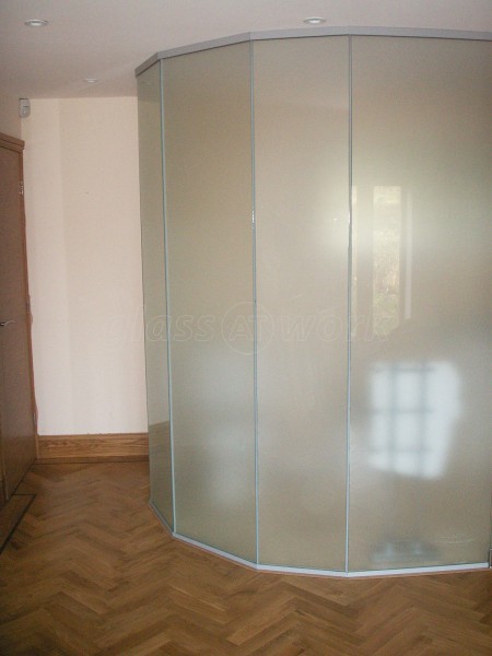 Domestic Project (Henbury, Cheshire): Faceted Glass Corner Room