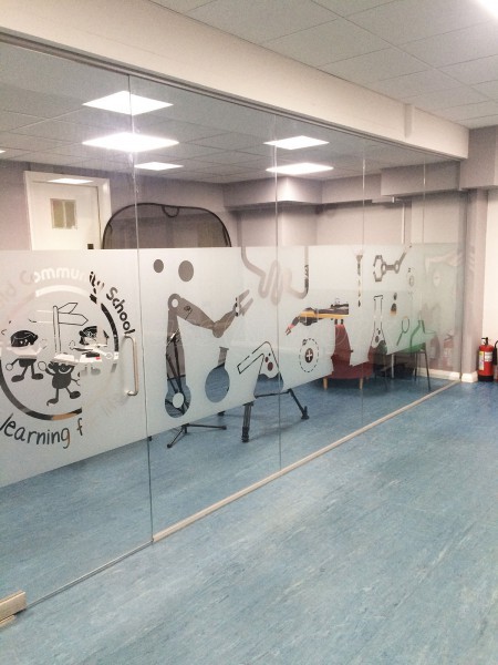 Parkfield Community School (Alum Rock, Birmingham): Glass Partition