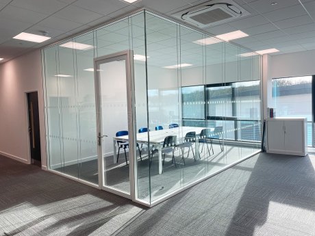 2. Double-Glazed Acoustic System (up to 51dB)