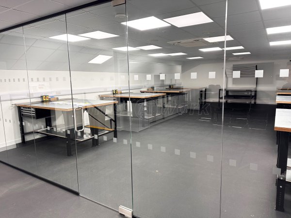 3DCM (Chichester, West Sussex): Frameless Glass Office Partitions