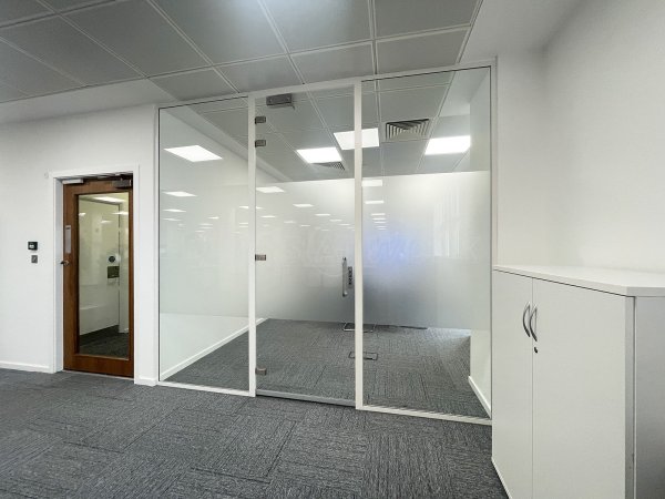 AC Fashion Design (Hammersmith, London): Glass Office Partition With Central Door