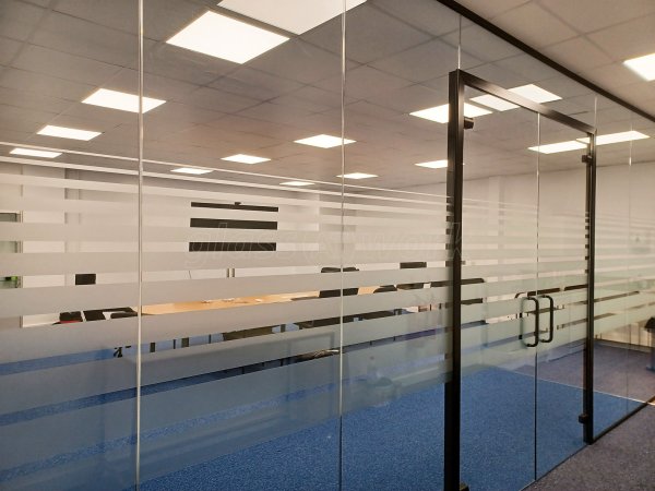 Burtons Manufacturing Company (Tonbridge, Kent): Frameless Glass Meeting Room With Double Doors